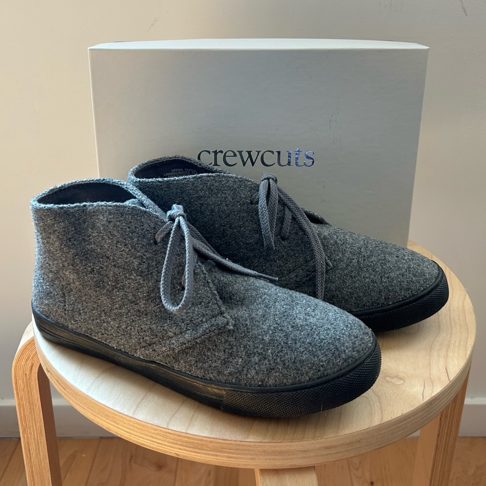 Brand New in Box Crewcuts Kids US5 Charcoal Wool Lace-up Boots